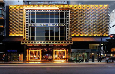 河口门头设计与商业空间的纽带。